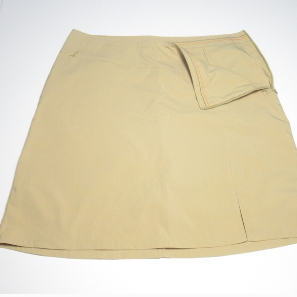 Patagonia Pants - EUC Patagonia tan khaki skirt / shorts
